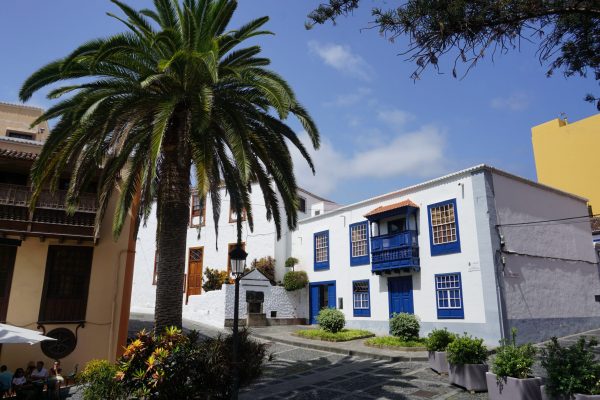 Balade entre les superbes maisons coloniales de Santa-Cruz de La Palma...
